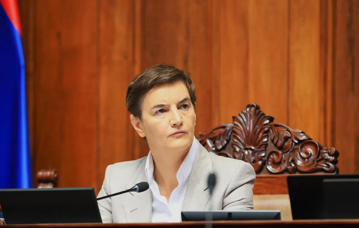 Brnabić povukla meru opomene poslaniku Lukiću, kaže da se iskreno izvinio