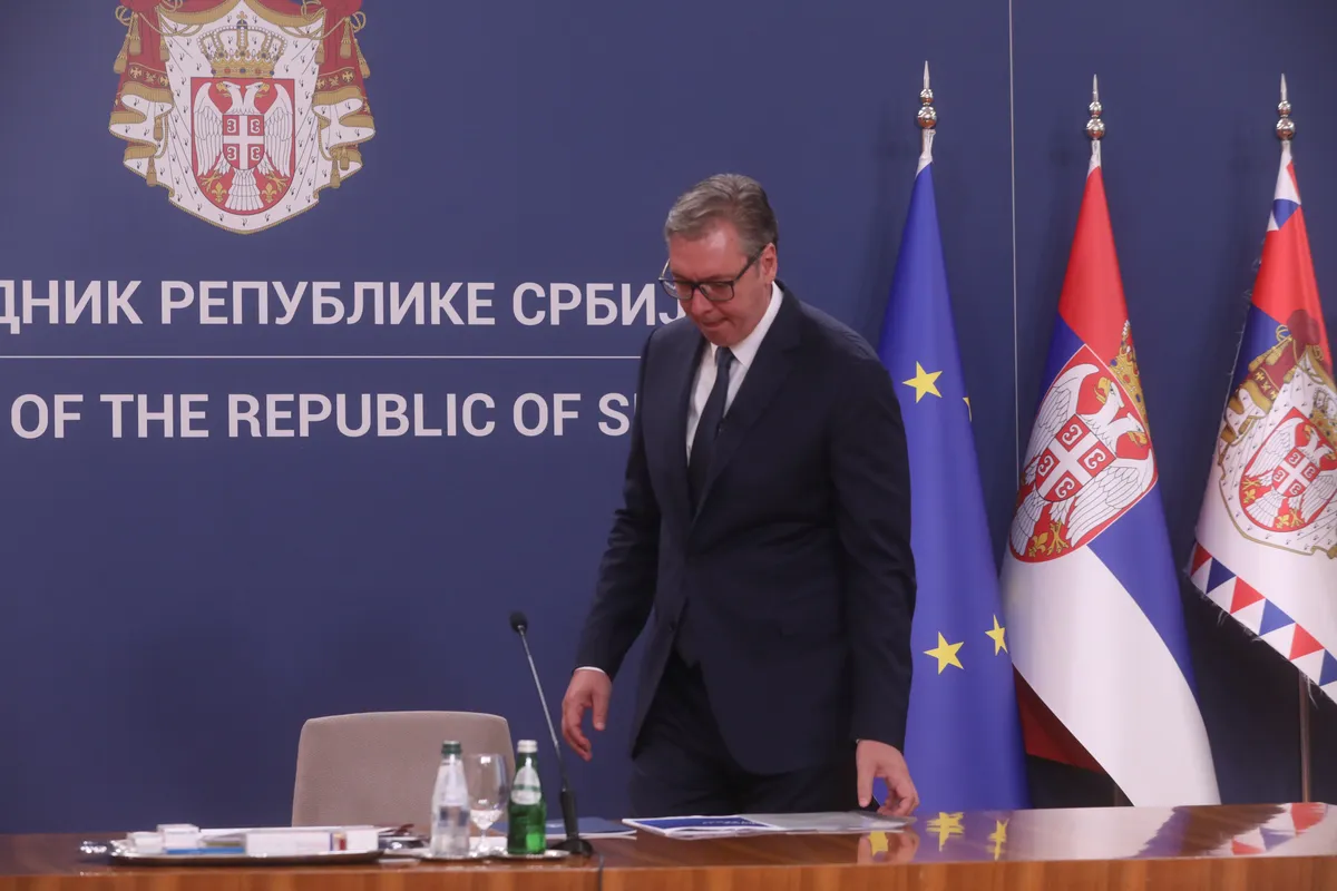 Vučićeva pomoć građanima pred izbore nije poklon, već njihov novac