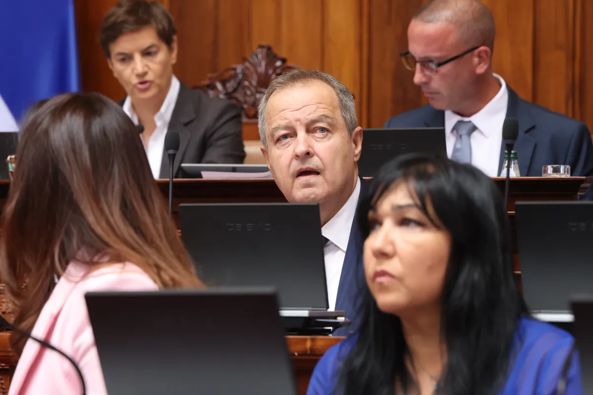 „Pada ono što je padu sklono, a ova vlada nije“: Ivica Dačić poslanicima opozicije u Skupštini Srbije