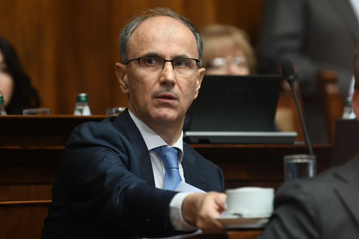 BLOG UŽIVO Počela vanredna sednica Skupštine o nepoverenju Vladi Đura Macuta