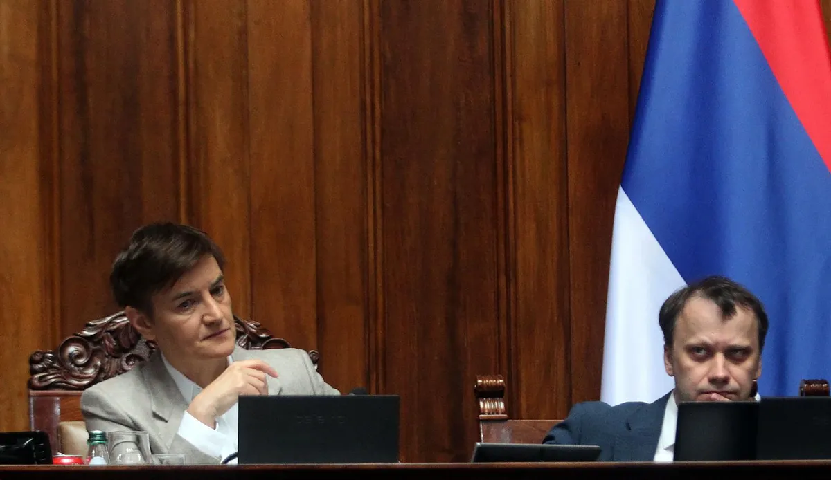 Brnabić: Završićemo raspravu o Vladi dok neko ne padne u nesvest