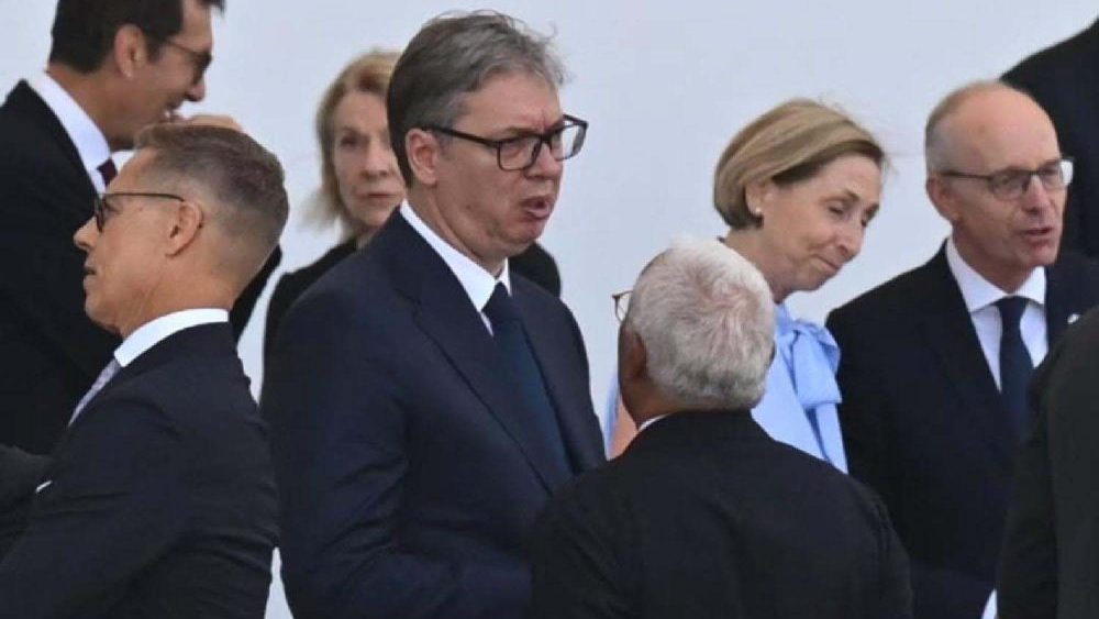 Hrvatski stručnjak za bezbednost o paradi u Parizu: „Hrvatska nije imala razloga da sedi pored Vučića, dečaka koji je dogovarao pucnjavu na Jevrejskom groblju u Sarajevu“ – Region