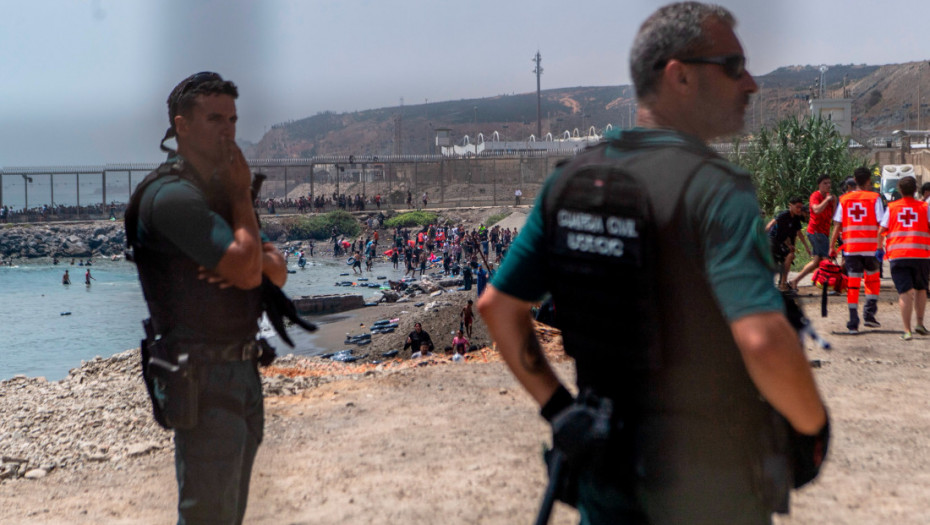 Španija šalje 60 pripadnika zbog priliva migranata