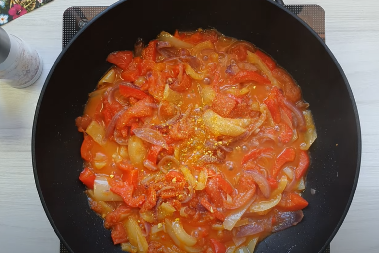 Recept dana: Bećarac sa testeninom, domaći specijalitet pripremljen na moderan način