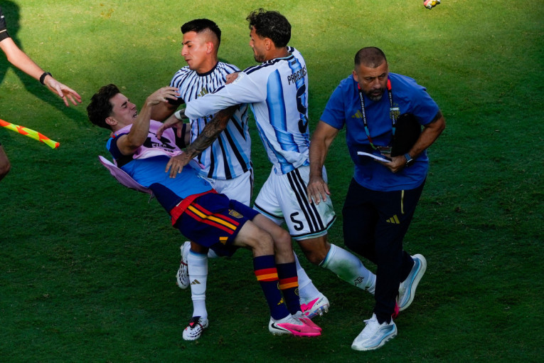 Prvo su izgubili u finalu, a sada im preti i kazna: FIFA pokrenula istragu protiv Argentinaca (FOTO)
