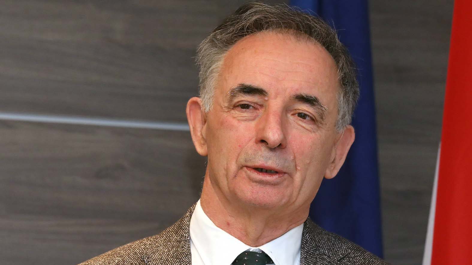 Pupovac održao vanrednu konferenciju: Hoće li država reagovati na veličanje NDH, pevanje pesme „Jure i Boban“, ono što smo čuli u Kninu je jezivo, ovo nije demokratija (VIDEO) – Region