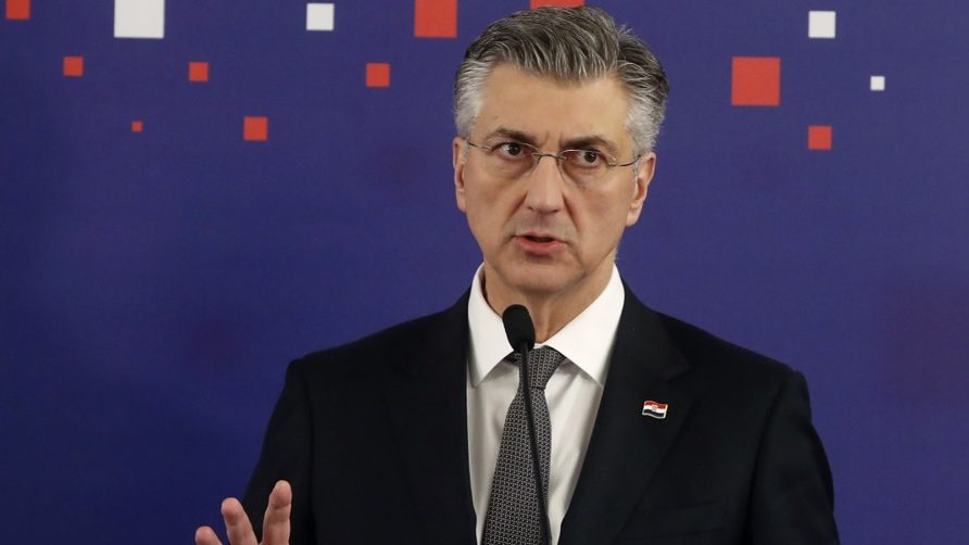 Plenković o kolapsu na granici sa Crnom Gorom: Ogroman broj turista i EES koji dodatno usporava – Region