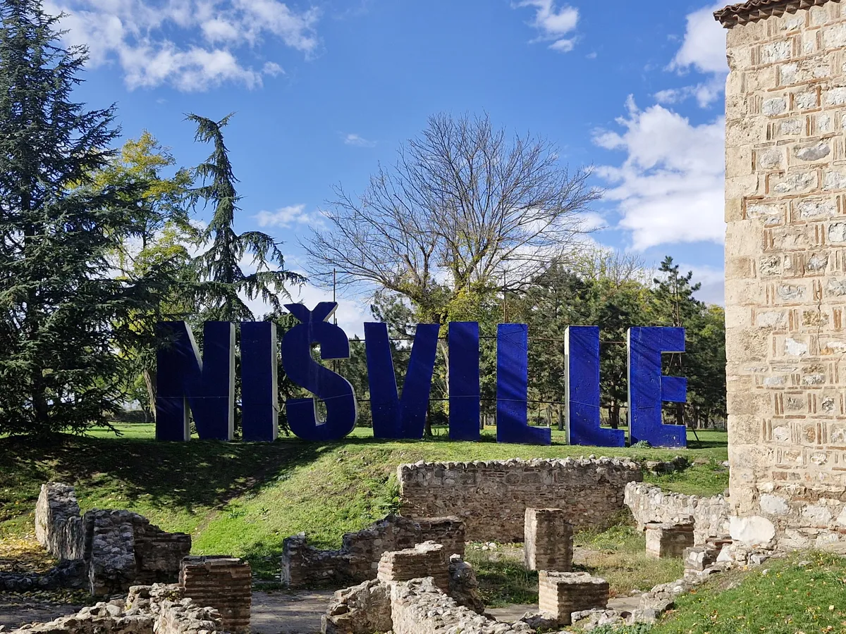 Bend Ejmi Vajnhaus, regionalne i svetske zvezde, dan posvećen gradu: Počinje Nišvil festival – Vesti iz Srbije, regiona i sveta
