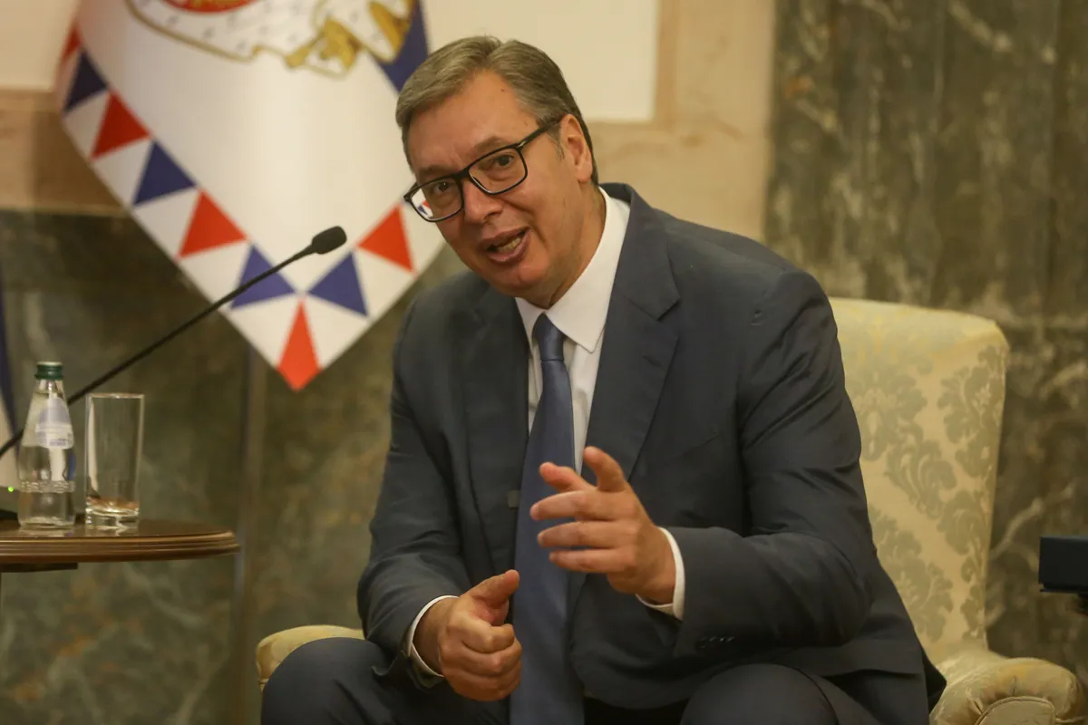 Vučić kaže da je više od 80 odsto glasača opredeljeno. Ali to ide na ruku studentima