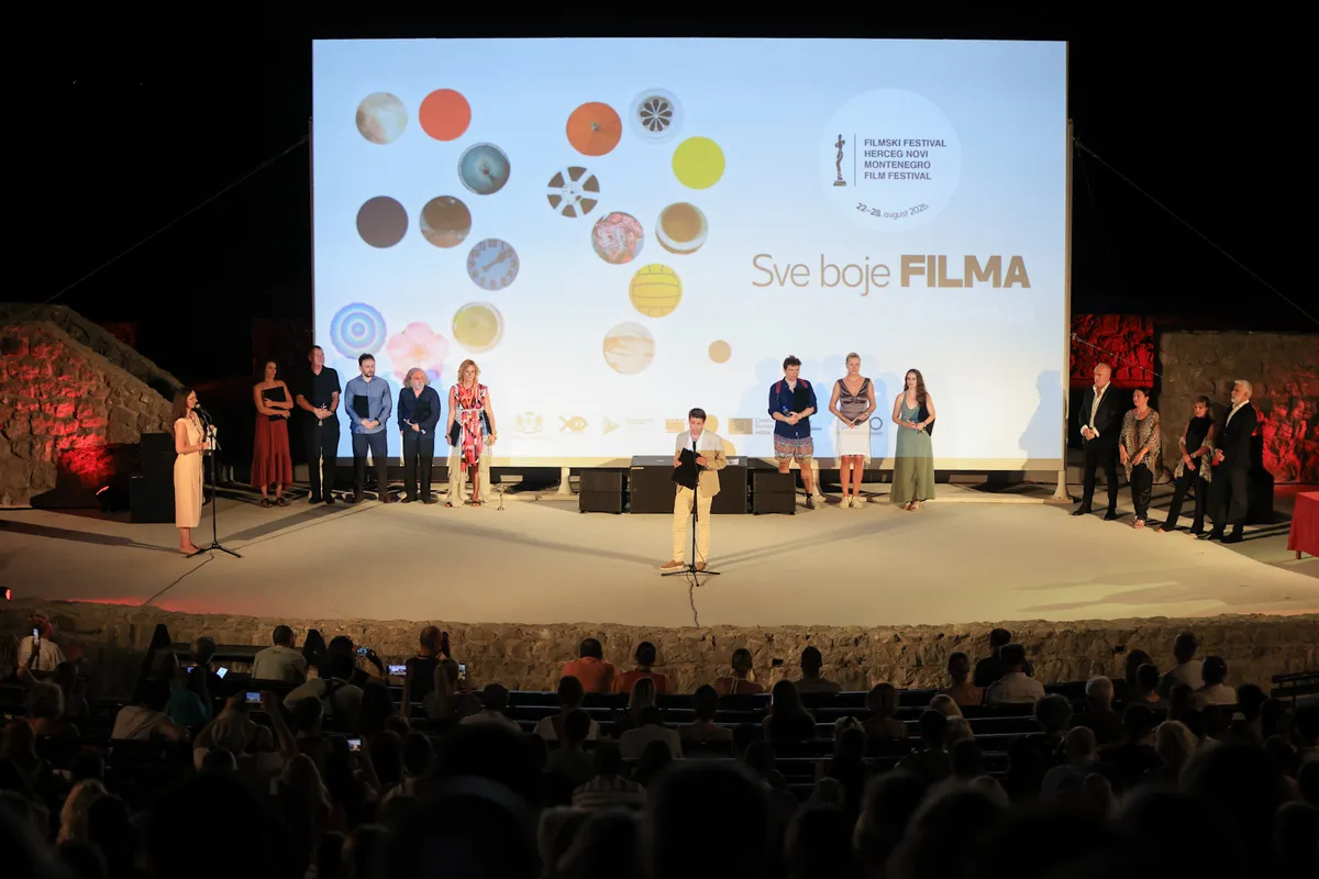 Trijumf filma „Oče naš“ u Herceg Novom: Perović nagradu posvetio Mićanoviću, Stanković – kolegama u Srbiji – Vesti iz Srbije, regiona i sveta