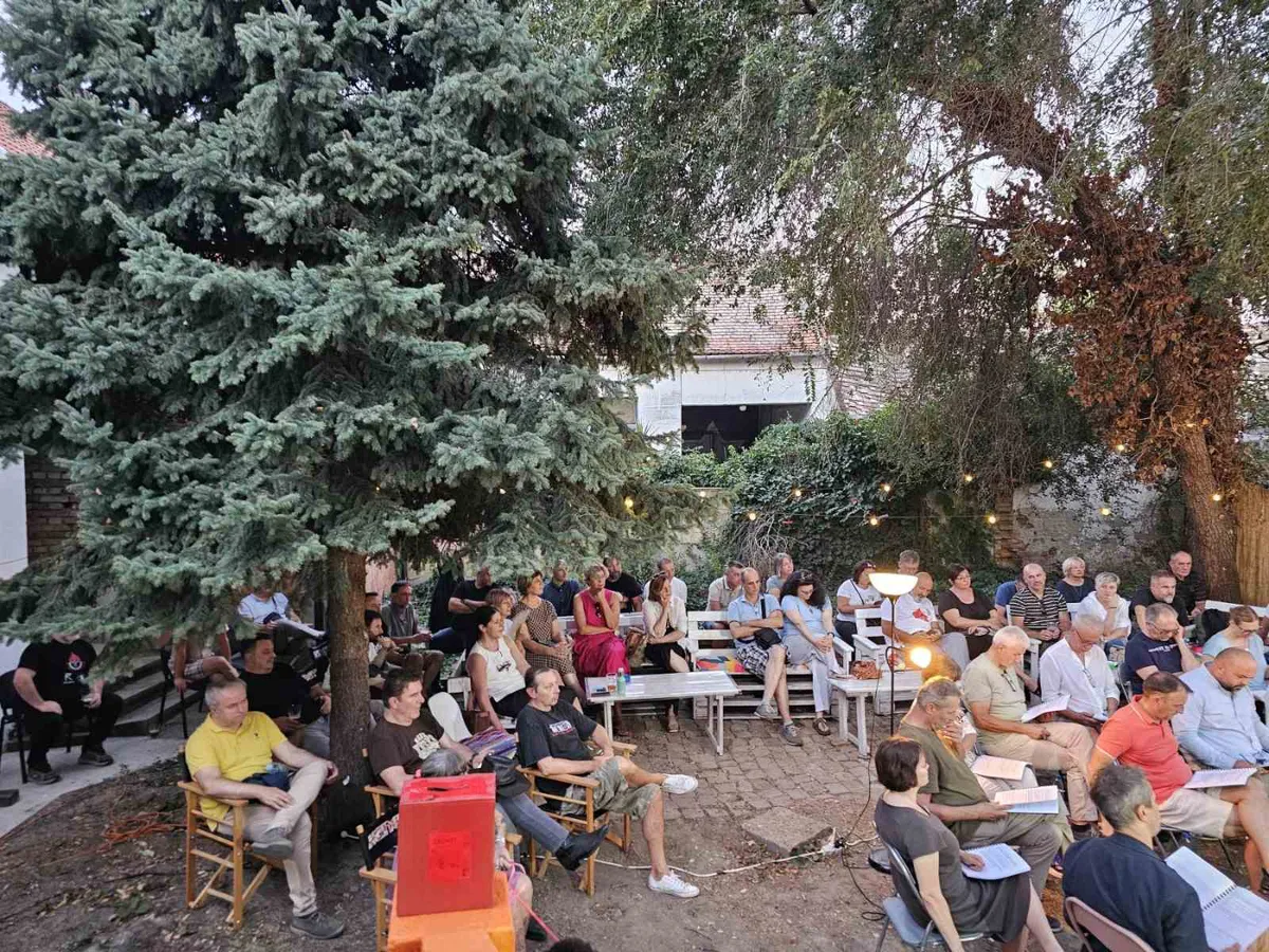„Tradicija otpora“ u Zrenjaninu: Pozorište zajednice koje je okupilo oko stotinu ljudi – Vesti iz Srbije, regiona i sveta