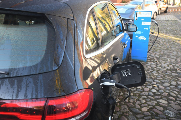 Prosto, ali veoma efikasno: Ove 3 stvari mogu da vam produže domet i sačuvaju bateriju električnog automobila