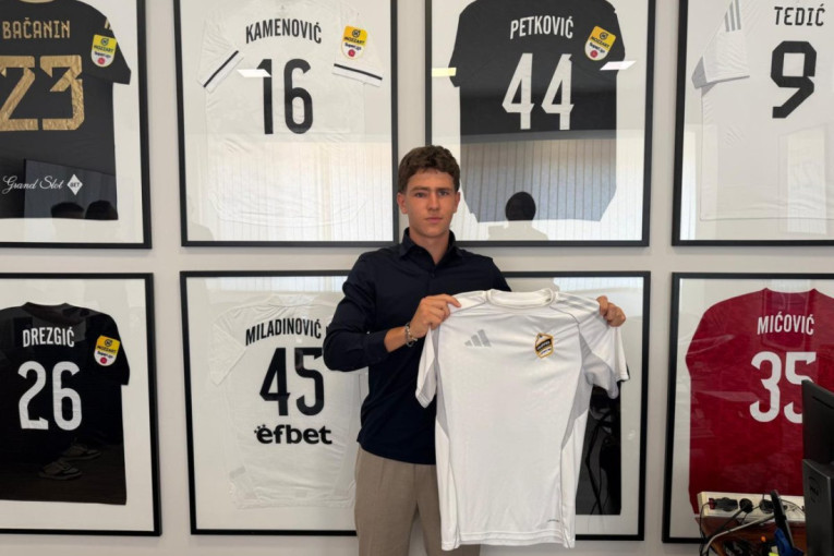 Aleksandar Kolarov potpisao za Čukarički (FOTO)