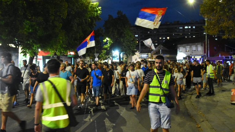 „Obrazovni sistem mora da bude u službi javnog interesa“: Održan protest srednjoškolaca u Nišu – Društvo
