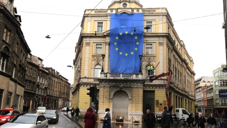 Oglasili se iz Delegacije EU u BiH: Pozivi na izmenu ustavnog okvira podrivaju stabilnost i bezbednost u zemlji i širem regionu – Region