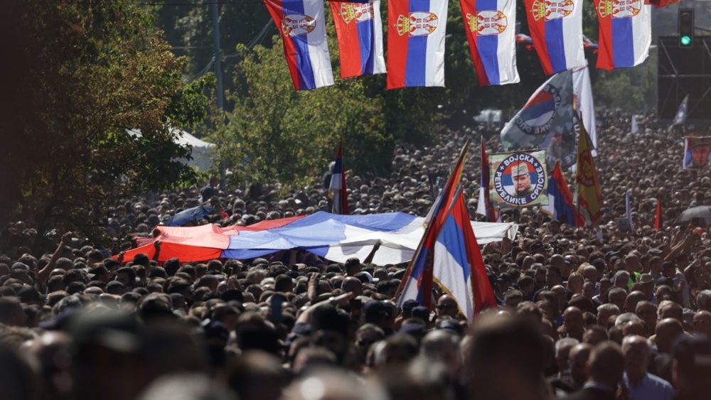 „Srbija dužna da poštuje odluke suda, veličanje zločina podriva regionalnu stabilnost“: Zamenik šefa britanske misije pri OEBS povodom sahrane Mladića – Svet