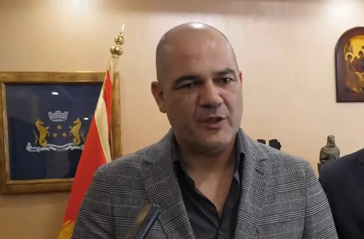 Krenuo da izađe iz zatvora, pa mu ponovo stavili lisice: Milo Božović priveden na kapiji Spuža