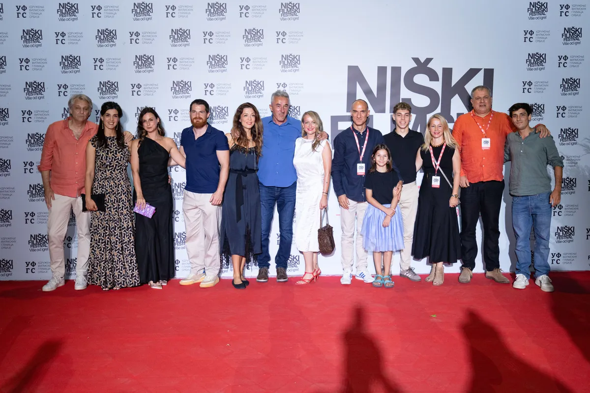 Pretposlednje veče Niškog filmskog festivala: Premijerno prikazan film „Među bogovima“ – Vesti iz Srbije, regiona i sveta