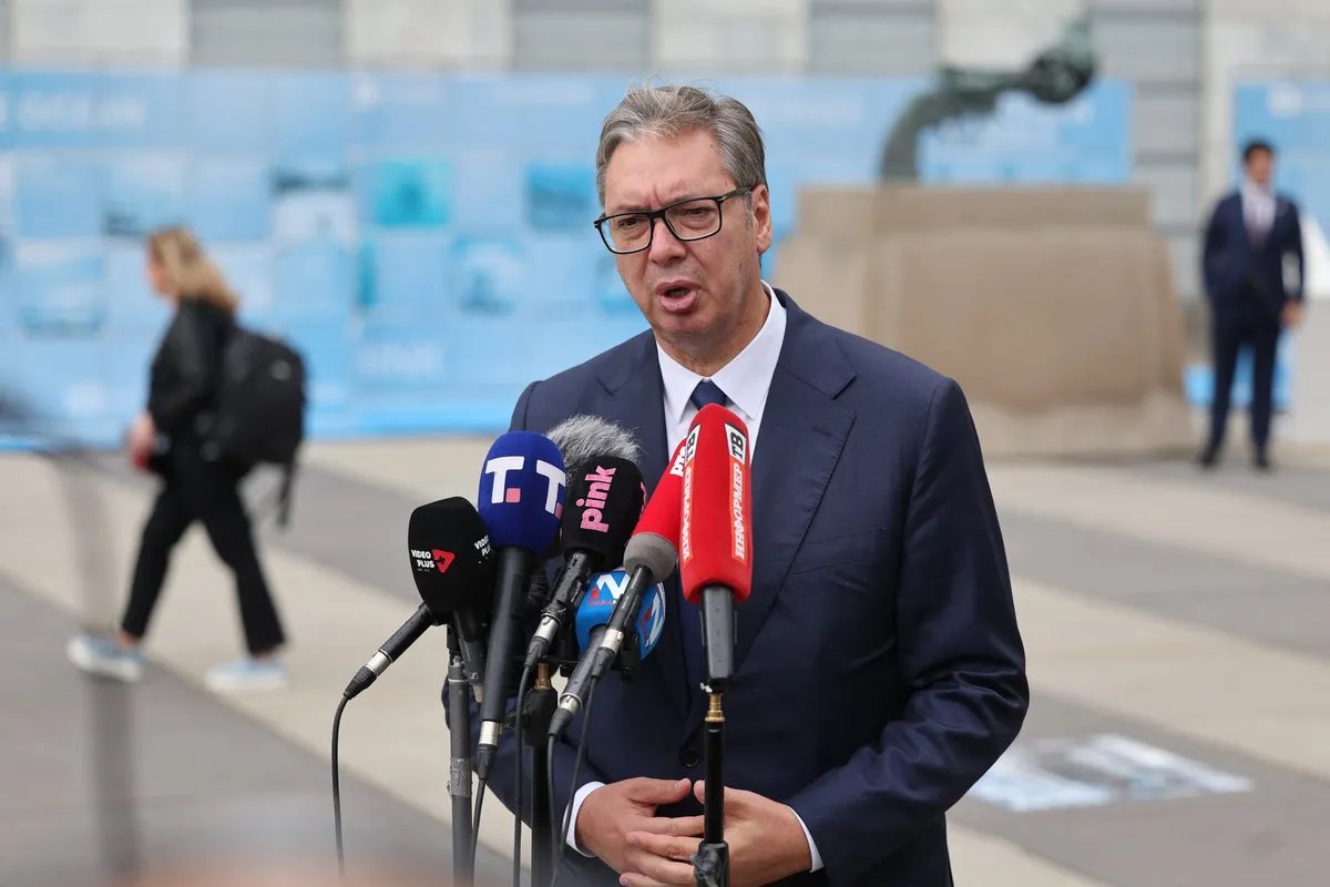 Vučić: Vraćam se za dva dana i predvodiću borbu protiv onih koji su nam unižavali zemlju