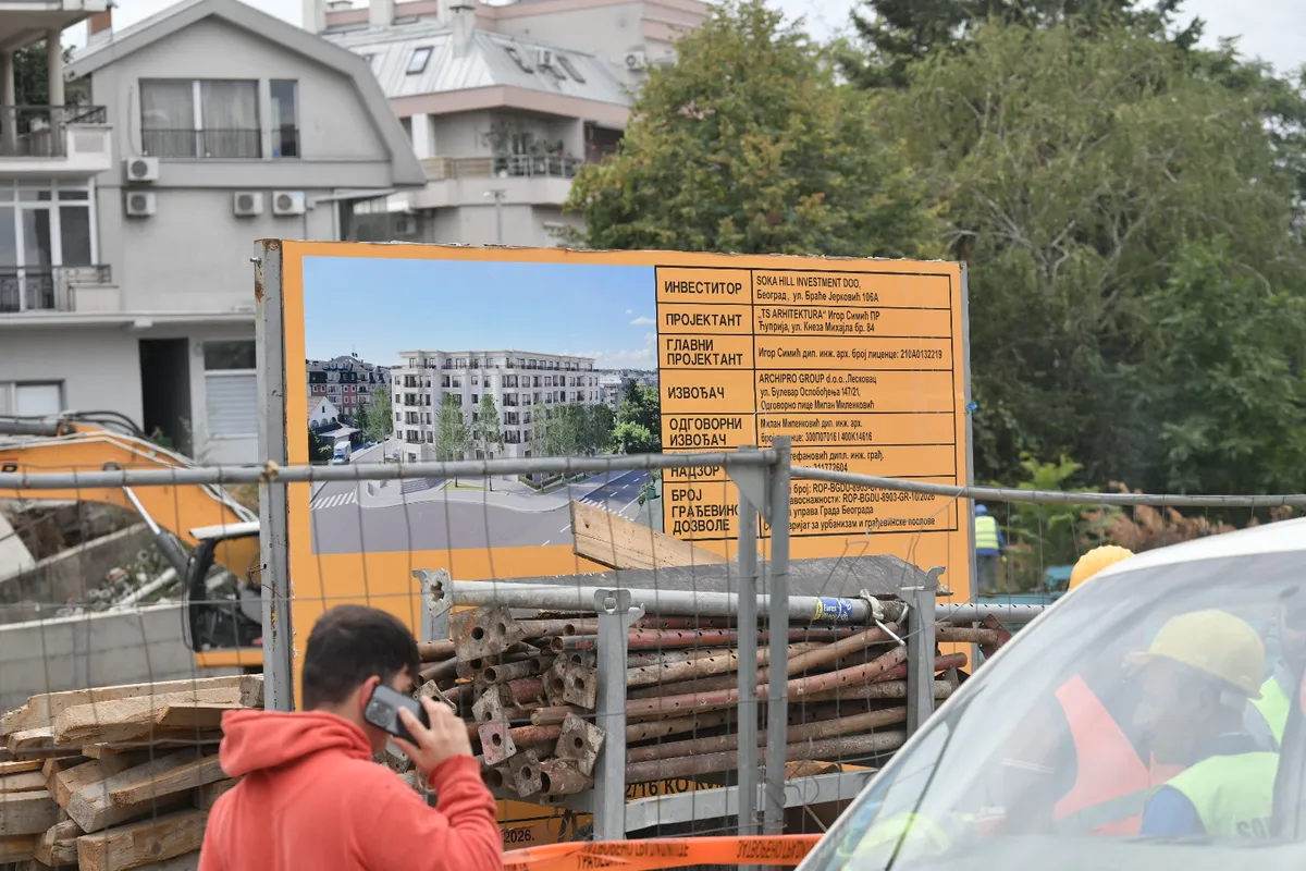 Troje biznismena stoje iza gradnje objekta čiji se potporni zid urušio
