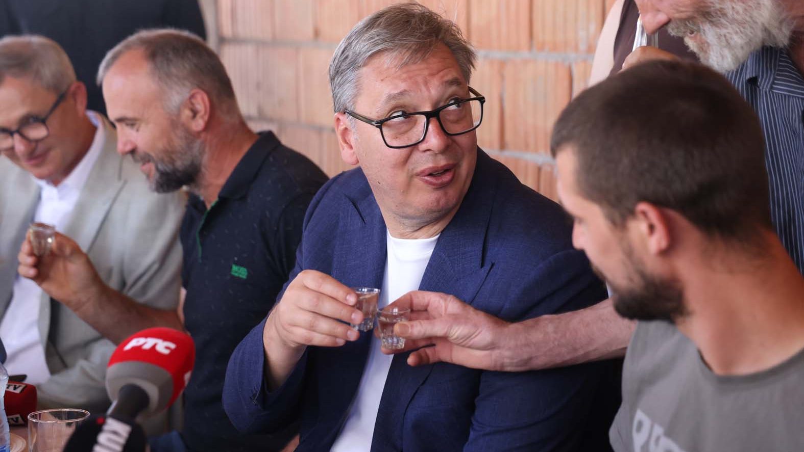 Vučić psovao mitropolita Teodosija i igumana Savu Janjića, nikada se nije izvinio