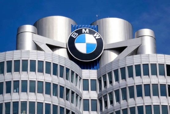 BMW uveo treću smjenu u Mađarskoj: Za iX3 stiglo više od 100.000 narudžbi
