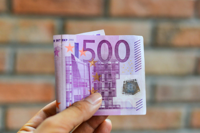 Spremite se za potpuno nove evre: Otkriveno kako bi mogle da izgledaju novčanice, građani biraju