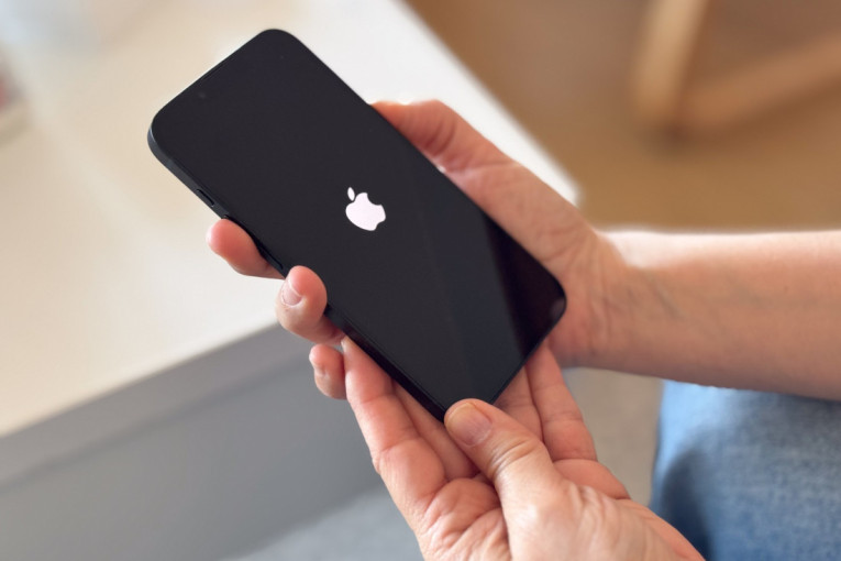 Imate jedan broj, a dva iPhone-a? Apple konačno rešava problem koji je mnogima godinama smetao