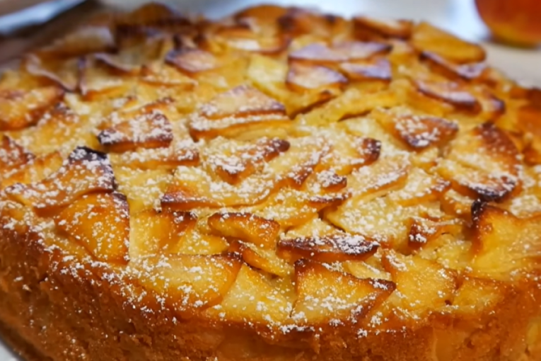 Recept dana: Kolač sa jabukama koji se topi u ustima, svi će tražiti parče više