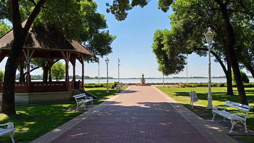 Palić čeka nove mere zaštite, dok u zaštićenoj celini nestaju stari objekti – Ekonomija