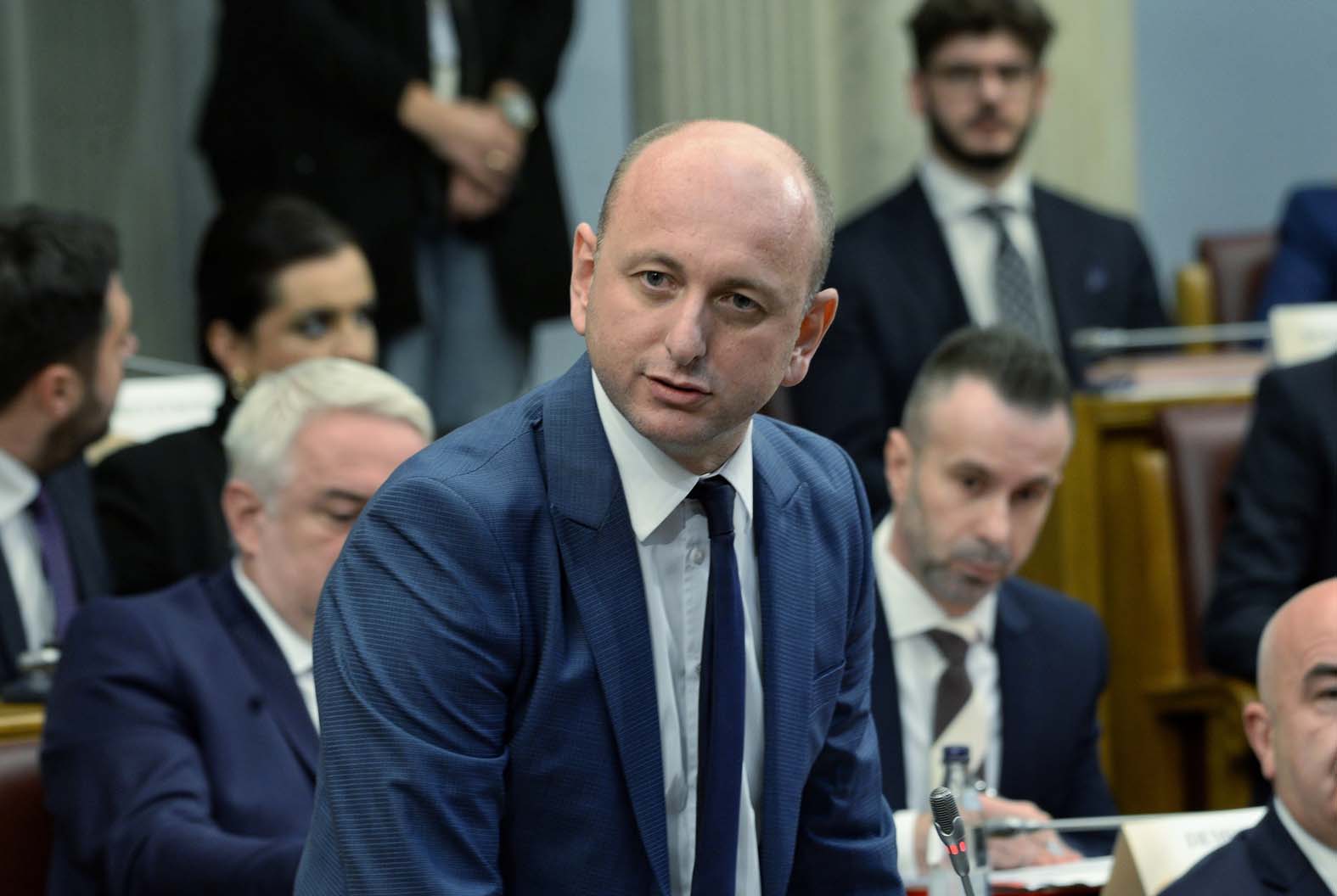 Zbog nedavnih izjava kojima veliča Ratka Mladića – Milan Knežević biće saslušan u policiji – Region