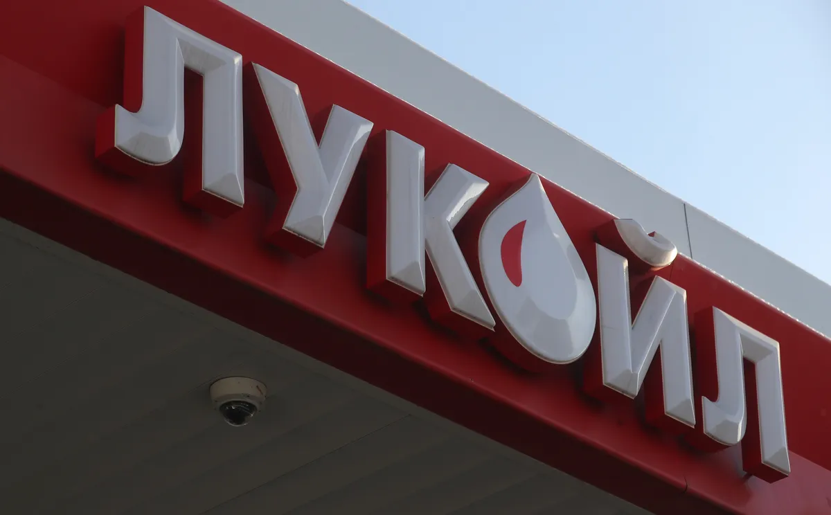 OFAK produžio licencu Lukoilu za finansijske transakcije van Rusije do 24. aprila