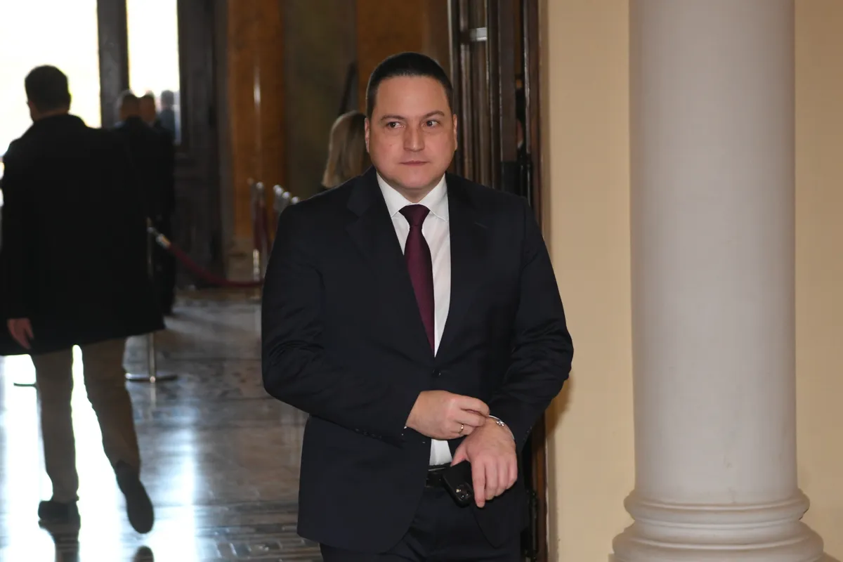 Da li je to Ružić podržao studentsku listu? „Neću glasati za SPS i SNS, to su Vučićeve liste. Želim da budem na pozitivnoj strani istorije i pozivam istomišljenike da učine isto“