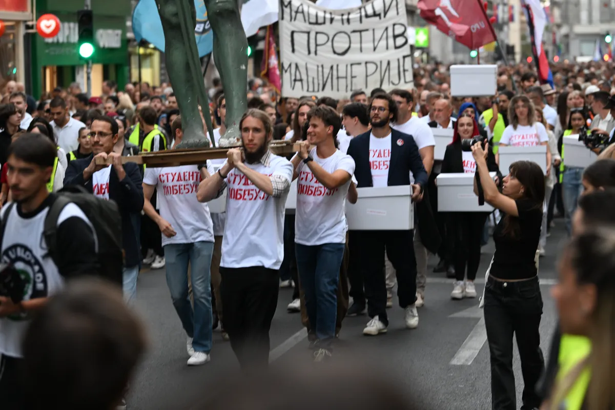 „Neće moći ove noći“: Studentska lista danas predaje prigovor RIK-u na biračka mesta u dijaspori, u 18 sati skup