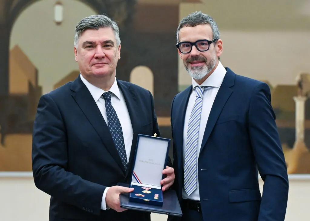 Zoran Milanović odlikovao dirigenta Aleksandra Markovića iz Beograda