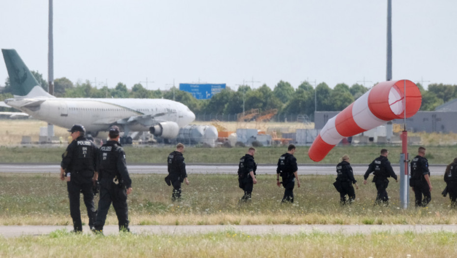 Incident na aerodromu u Lajpcigu: Vozilom među ruske avione