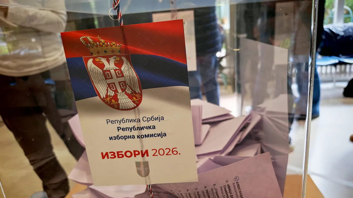 SSP pita nadležne: Zašto UV lampe otkazuju, kvare se i dime – ko garantuje da u takvim uslovima niko neće glasati više puta
