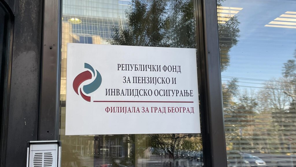 Fond PIO: Proces usitnjavanja hartija u skladu sa najvišim bezbednosnim standardima – Ekonomija