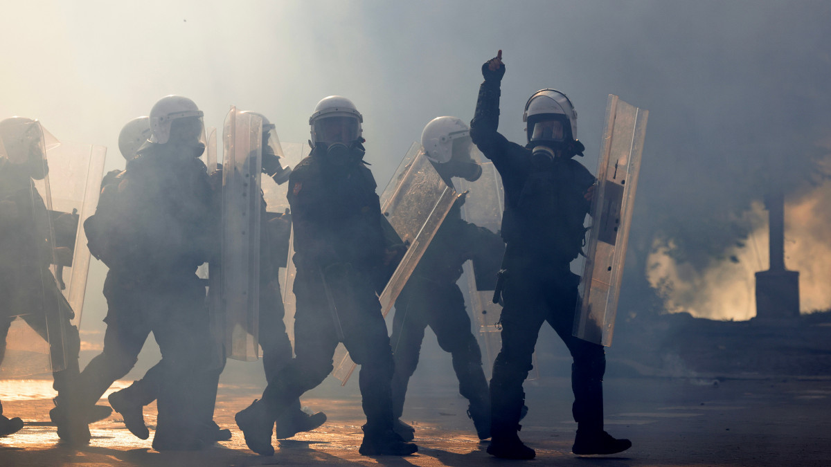 Studenti u Tirani 16. dan protestuju i pozivaju na bojkot