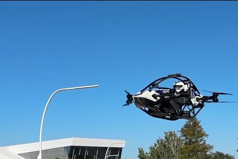 Policajci će patrolirati nebom: Neobična letelica razvija brzinu od 102 kilometra na čas (VIDEO)