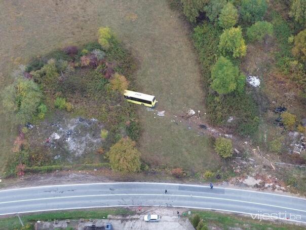 Nesreća na magistralnom putu Tuzla-Sarajevo: Sleteo autobus, 11 povređenih – Svet